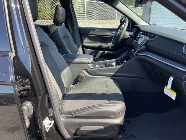 new 2025 Jeep Grand Cherokee L car, priced at $41,622