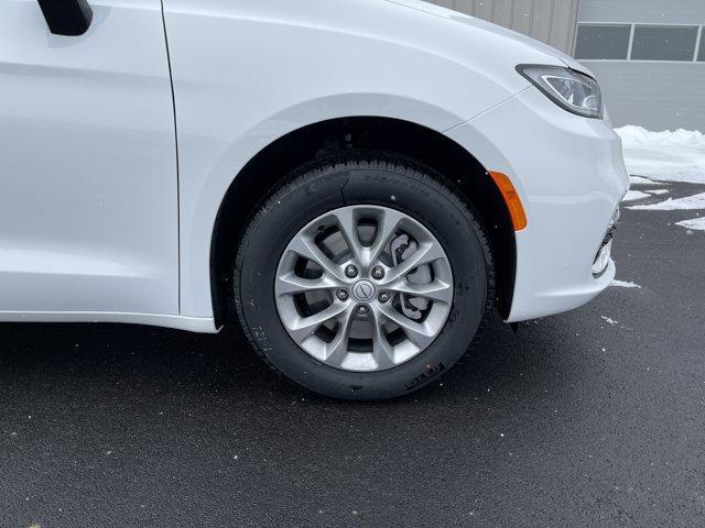 new 2026 Chrysler Pacifica car, priced at $45,785