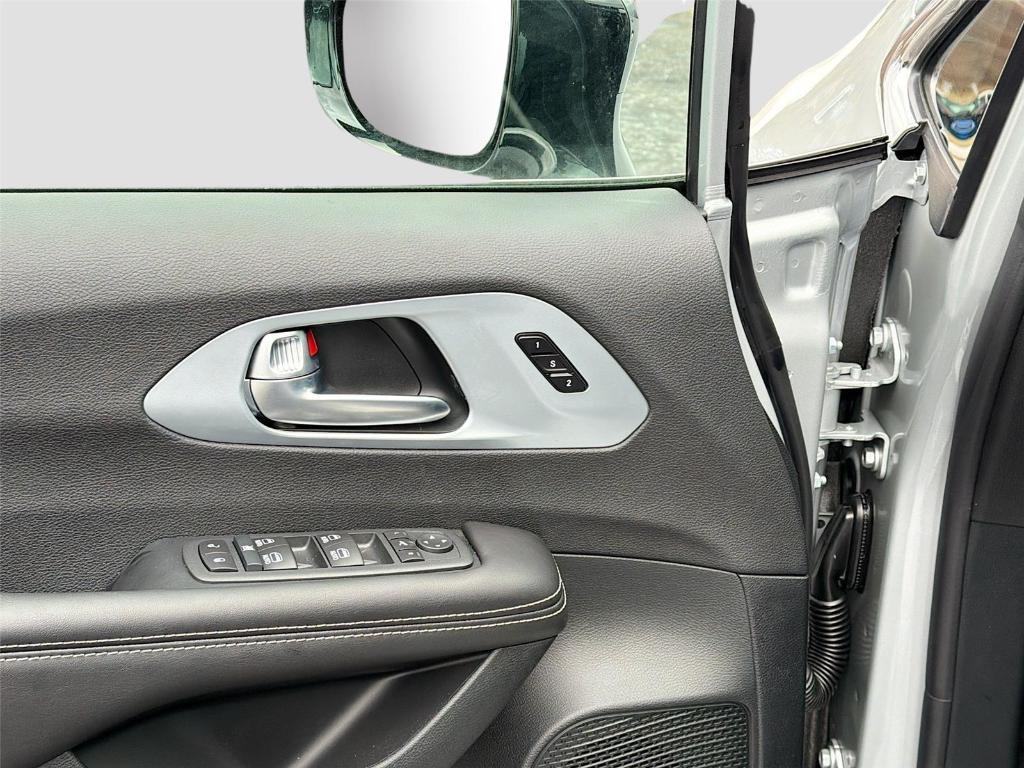 new 2026 Chrysler Pacifica car, priced at $45,026