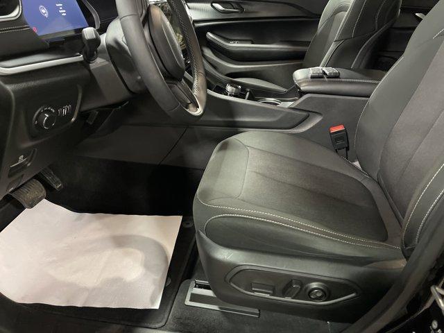 used 2025 Jeep Grand Cherokee car, priced at $30,997