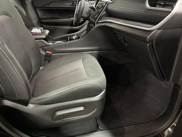 used 2025 Jeep Grand Cherokee car, priced at $30,997