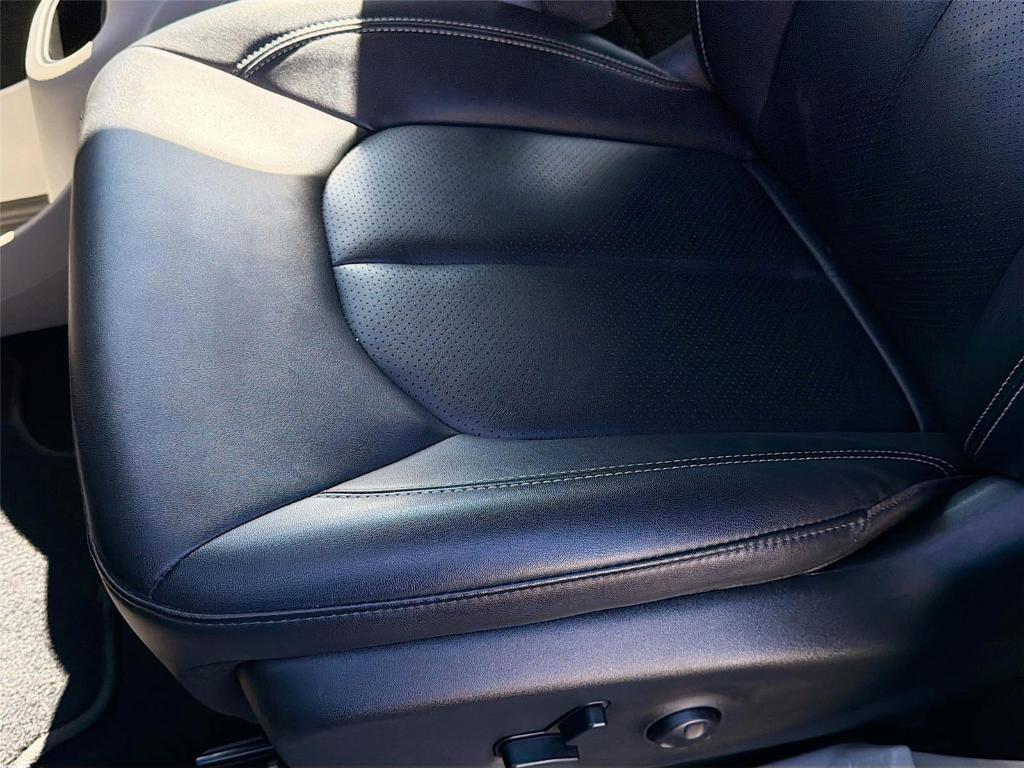 used 2024 Chrysler Pacifica car, priced at $27,497