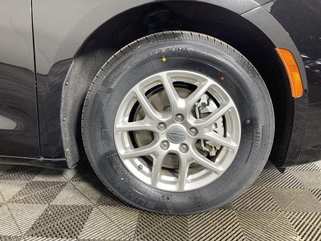 used 2024 Chrysler Pacifica car, priced at $28,997