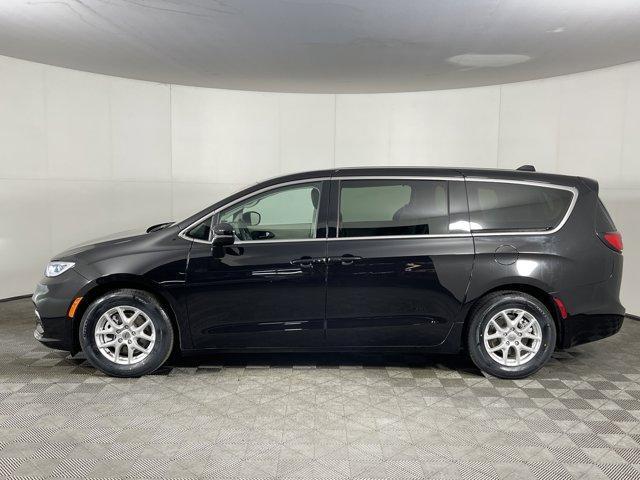 used 2024 Chrysler Pacifica car, priced at $28,997