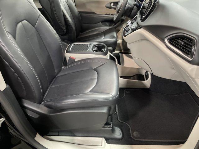 used 2024 Chrysler Pacifica car, priced at $28,997