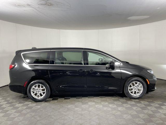 used 2024 Chrysler Pacifica car, priced at $28,997