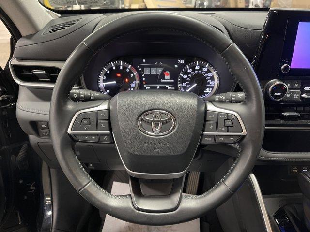 used 2023 Toyota Highlander car, priced at $30,997