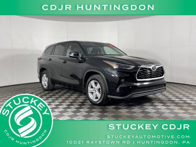 used 2023 Toyota Highlander car, priced at $30,997