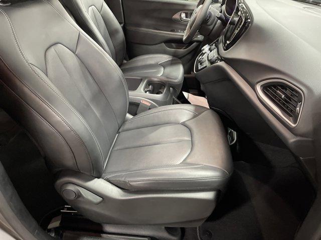 used 2025 Chrysler Pacifica car, priced at $33,497