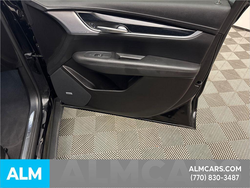 used 2025 Cadillac XT5 car, priced at $36,120