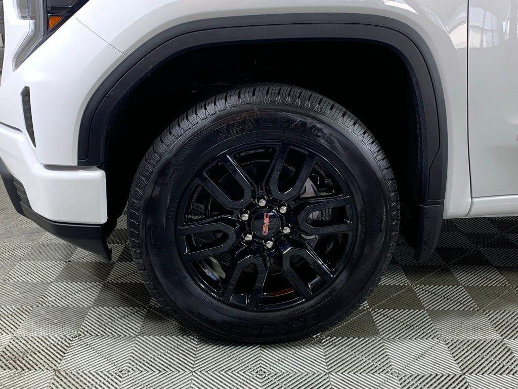 new 2026 GMC Sierra 1500 car, priced at $43,995