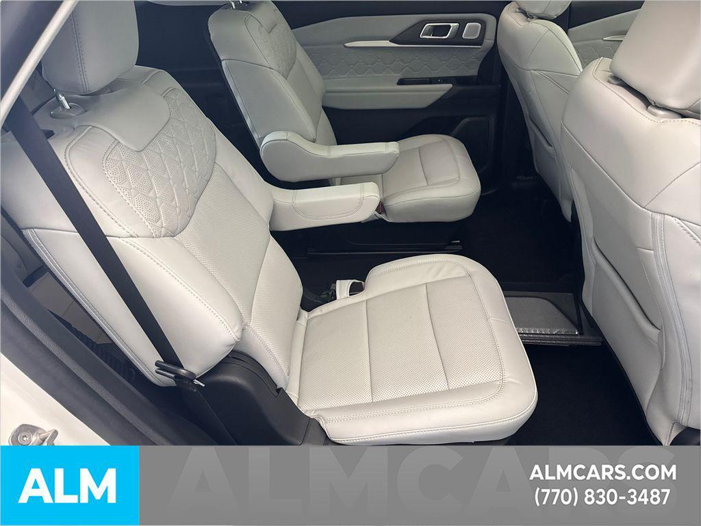 used 2025 Ford Explorer car