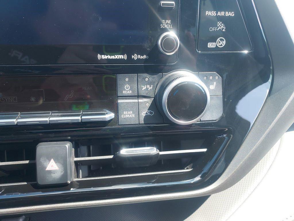 used 2020 Toyota Highlander car, priced at $27,348