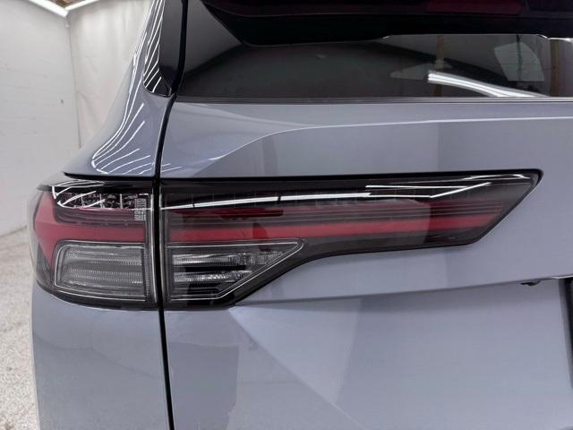 used 2025 Mitsubishi Outlander car, priced at $32,800