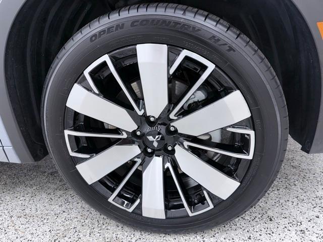 used 2025 Mitsubishi Outlander car, priced at $32,800