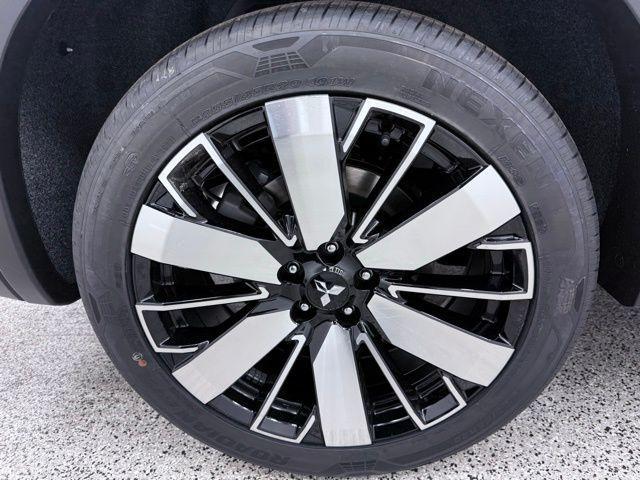 new 2026 Mitsubishi Outlander car, priced at $35,237