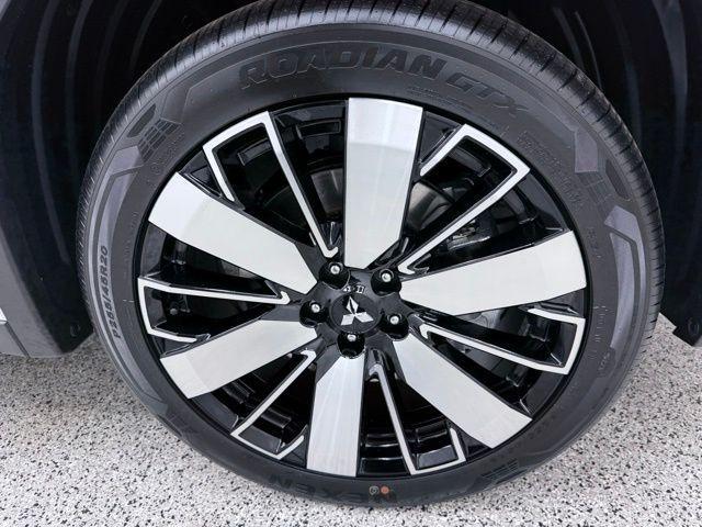 new 2026 Mitsubishi Outlander car, priced at $35,237