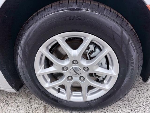 used 2024 Chrysler Pacifica car, priced at $27,810