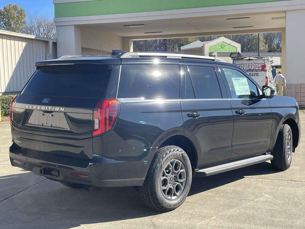 new 2025 Ford Expedition car, priced at $57,995