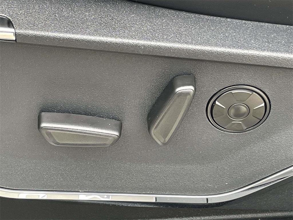 new 2025 Ford F-350 car, priced at $89,890