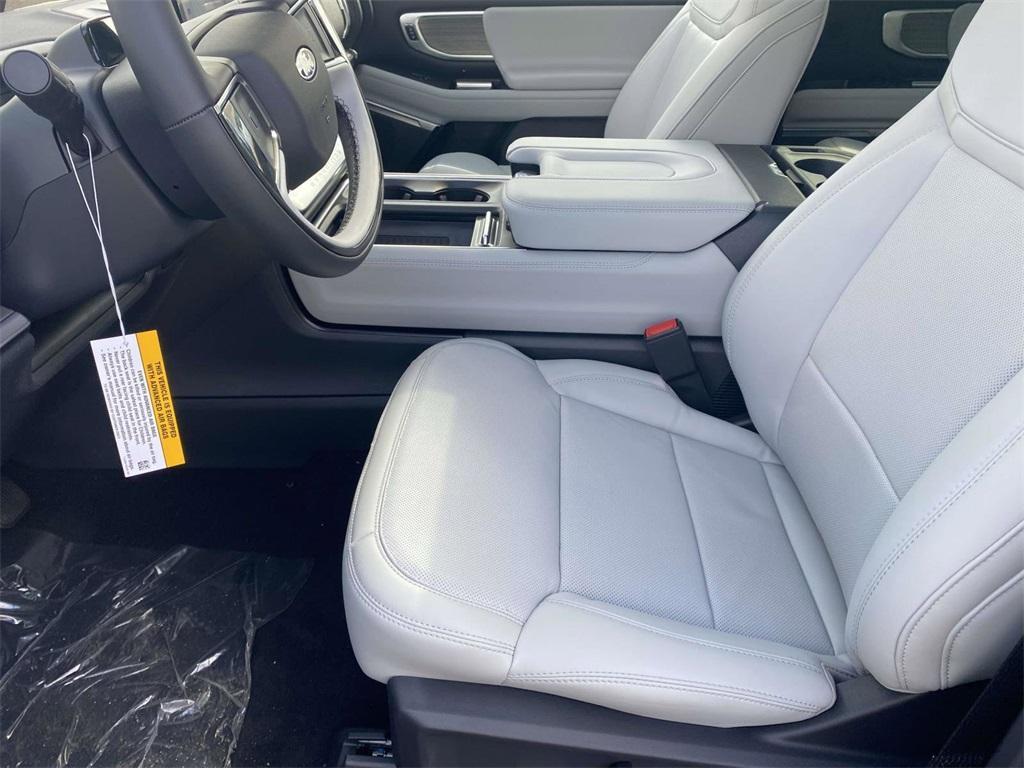 new 2025 Ford Expedition Max car, priced at $77,390