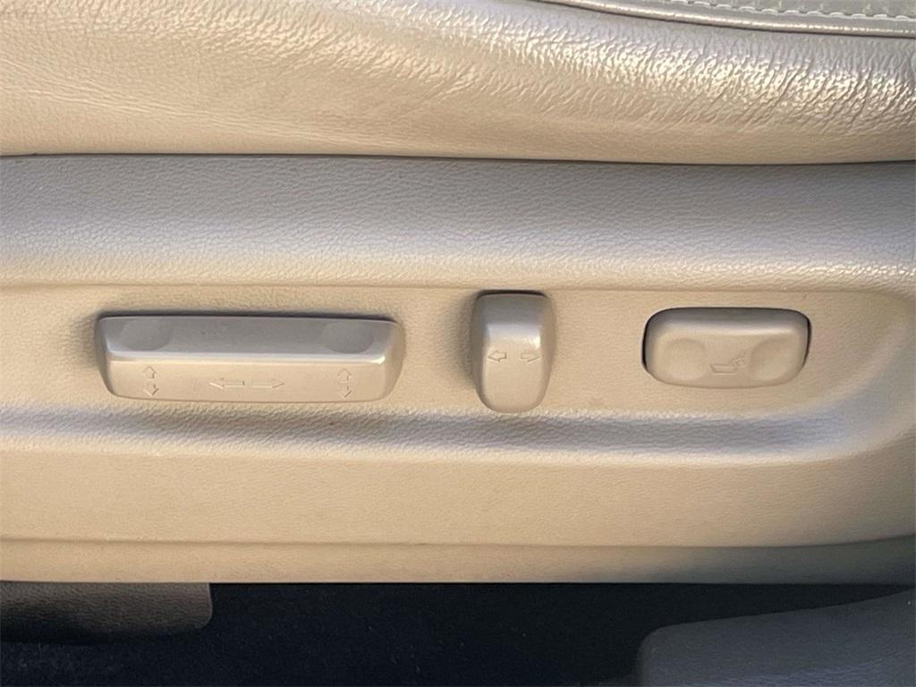 used 2017 Honda Pilot car, priced at $15,641