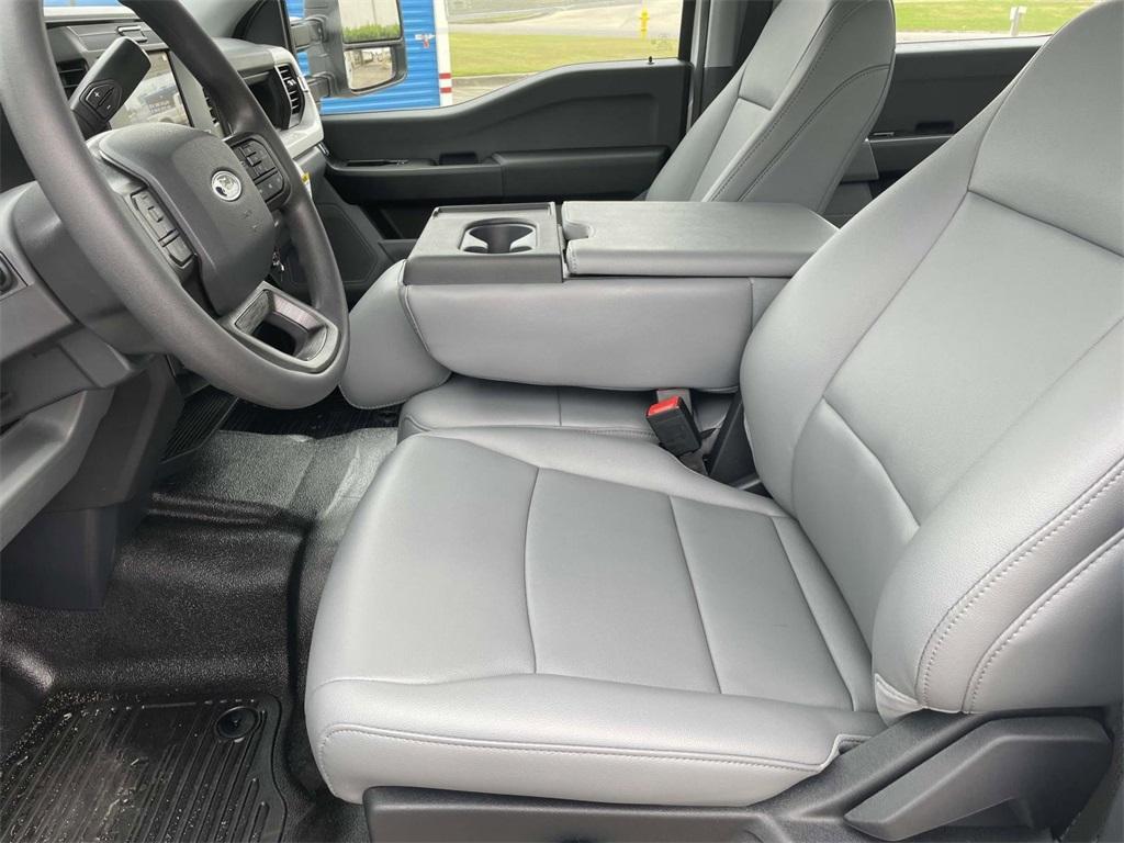 new 2025 Ford F-350 car, priced at $60,590