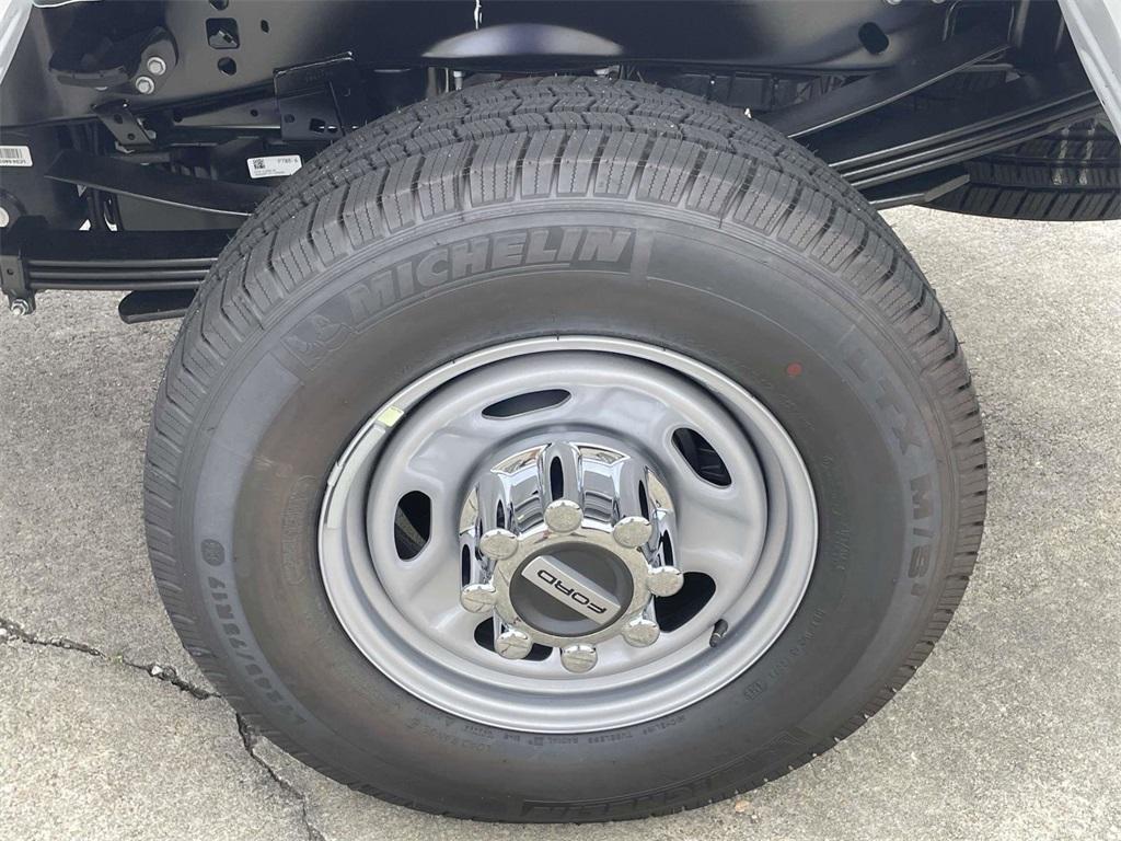 new 2025 Ford F-350 car, priced at $60,590