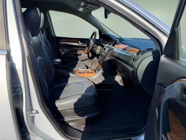 used 2010 Buick Enclave car, priced at $6,000
