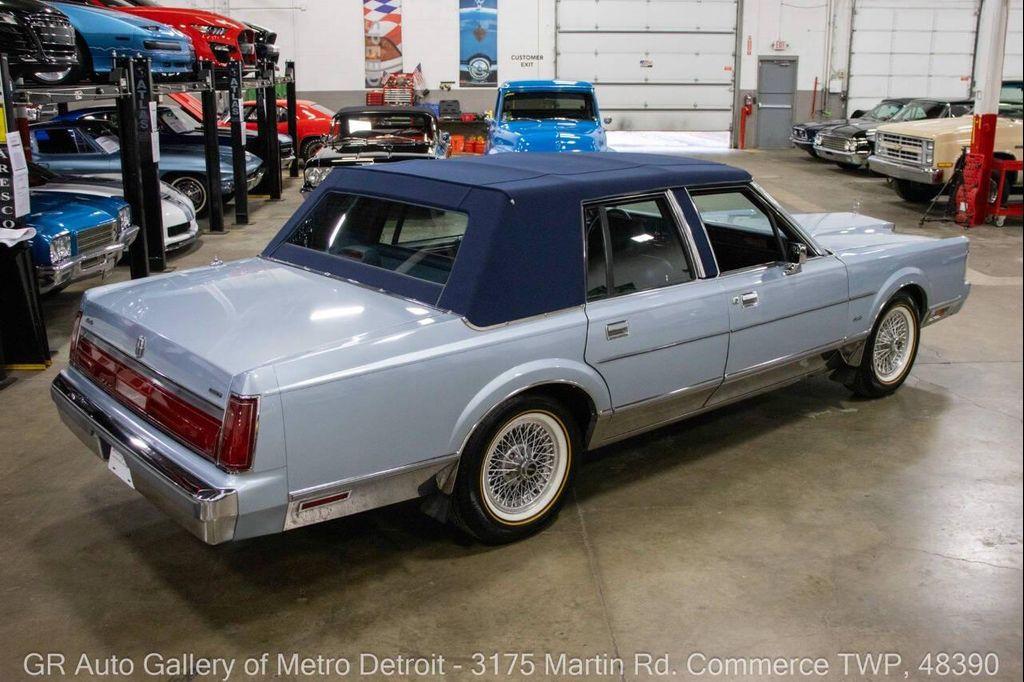 used 1986 Lincoln Town Car car, priced at $19,900