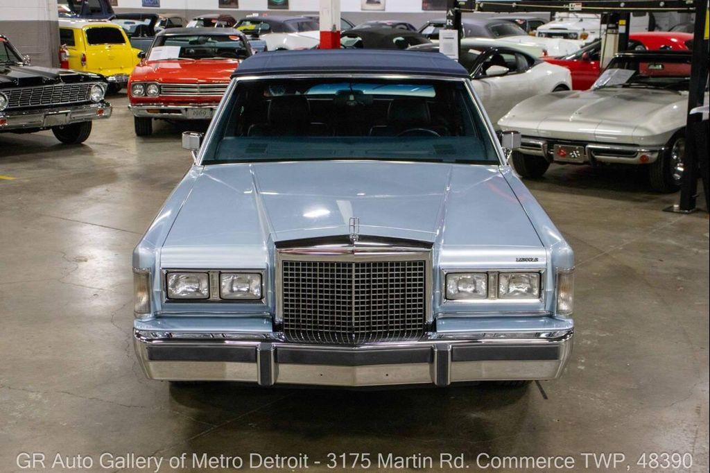 used 1986 Lincoln Town Car car, priced at $19,900
