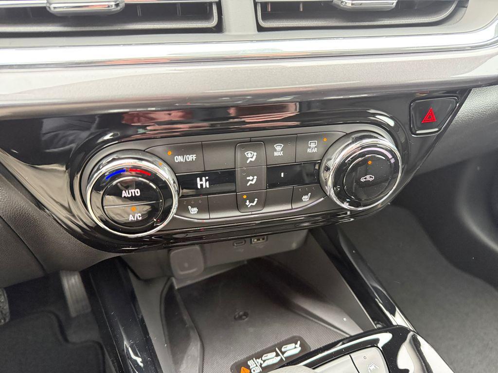 new 2026 Chevrolet Trax car, priced at $25,885