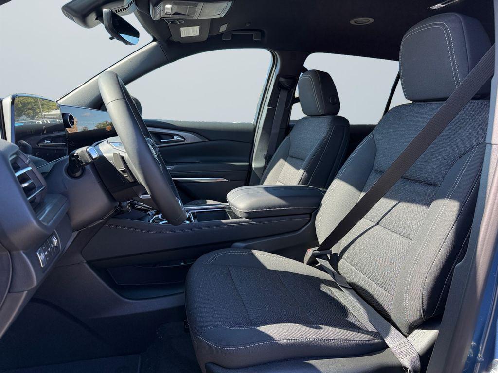 new 2026 Chevrolet Traverse car, priced at $39,496