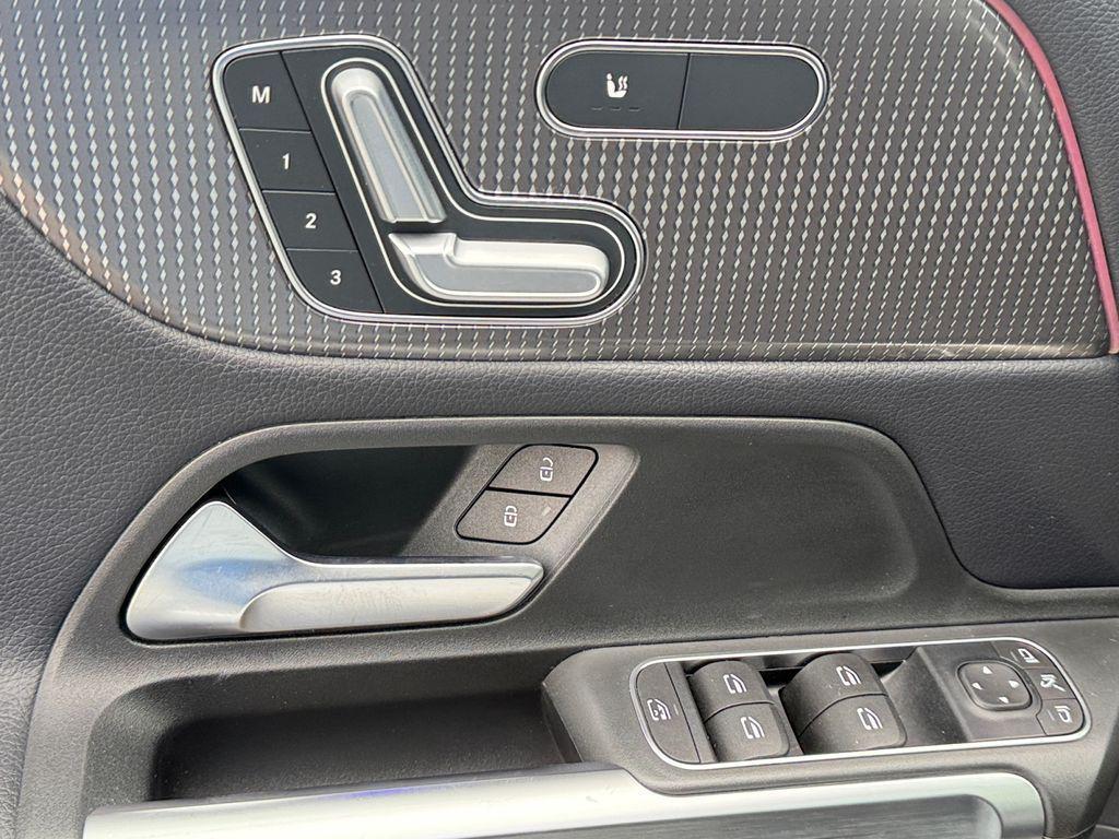 used 2021 Mercedes-Benz GLB 250 car, priced at $22,800
