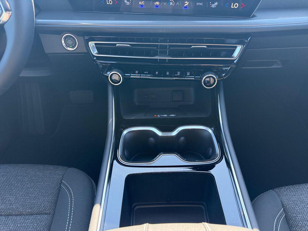 new 2026 Chevrolet Traverse car, priced at $38,465