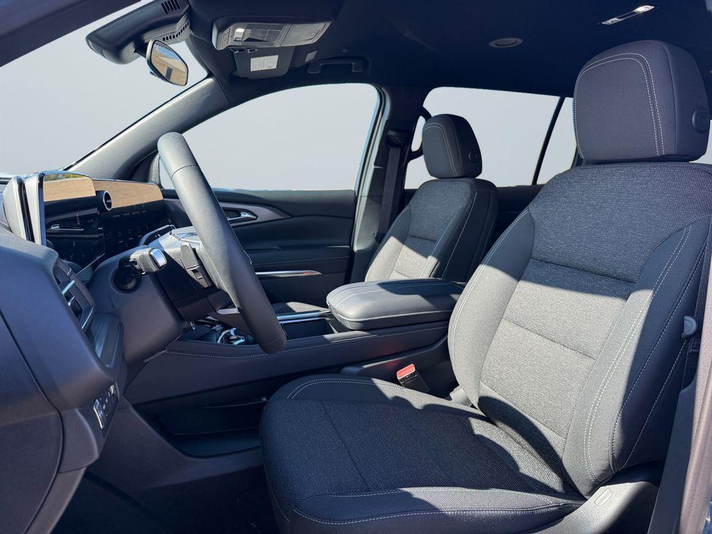 new 2026 Chevrolet Traverse car, priced at $38,465