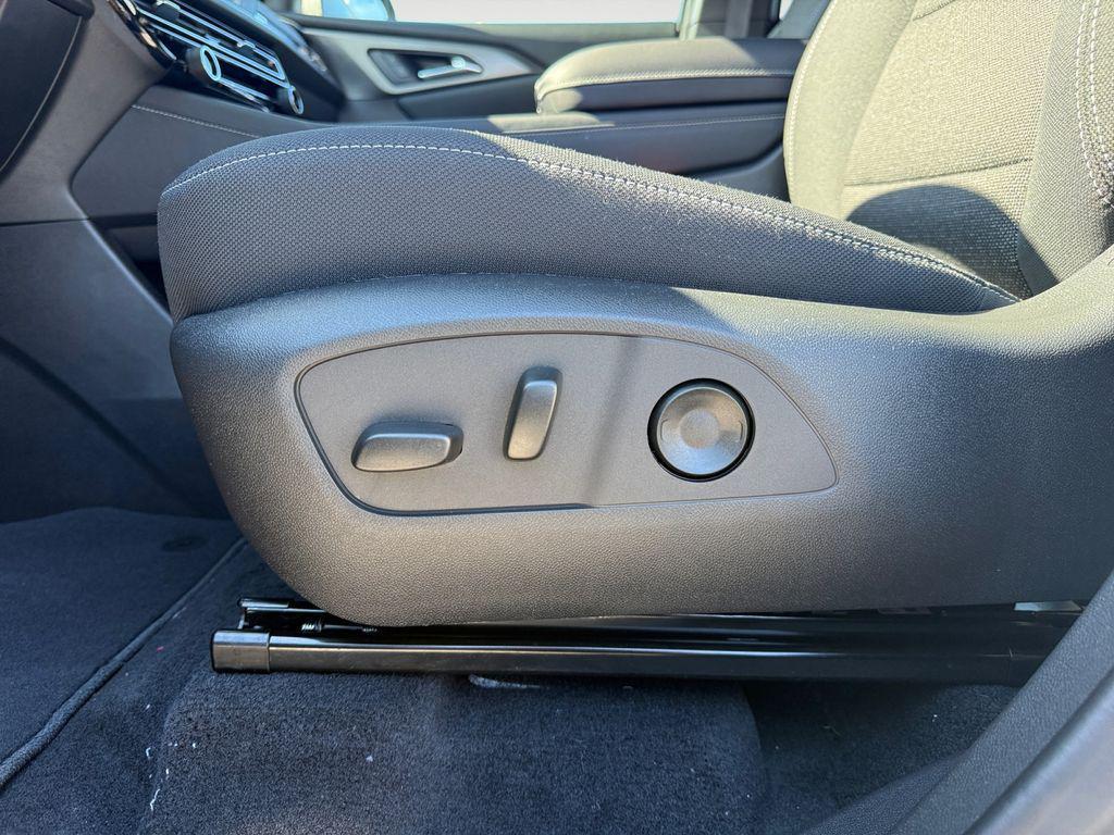 new 2026 Chevrolet Traverse car, priced at $38,465