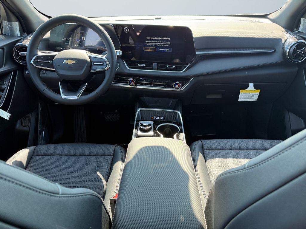 new 2026 Chevrolet Equinox car, priced at $28,382