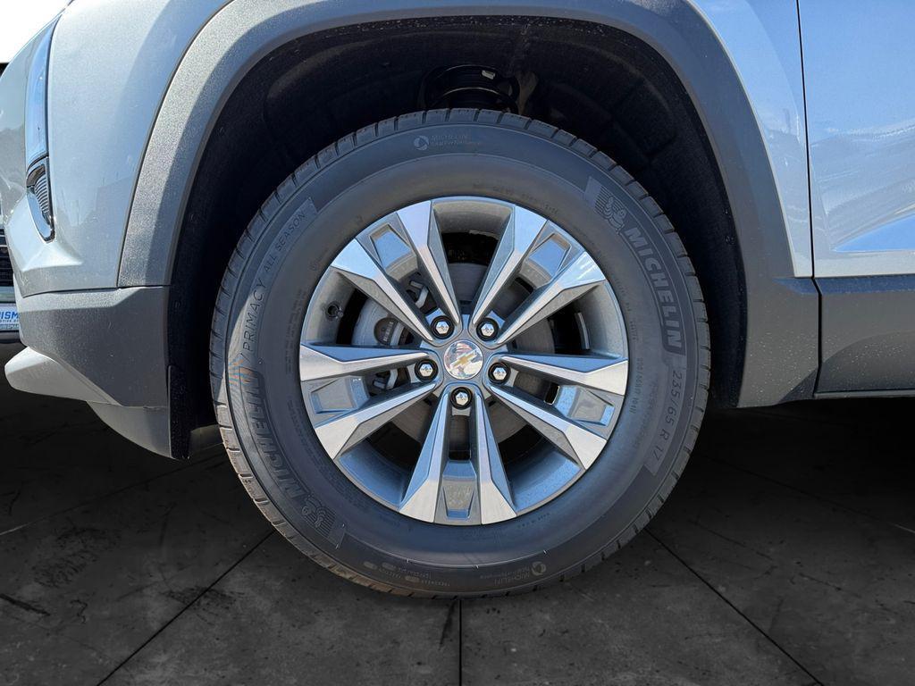 new 2026 Chevrolet Equinox car, priced at $28,382