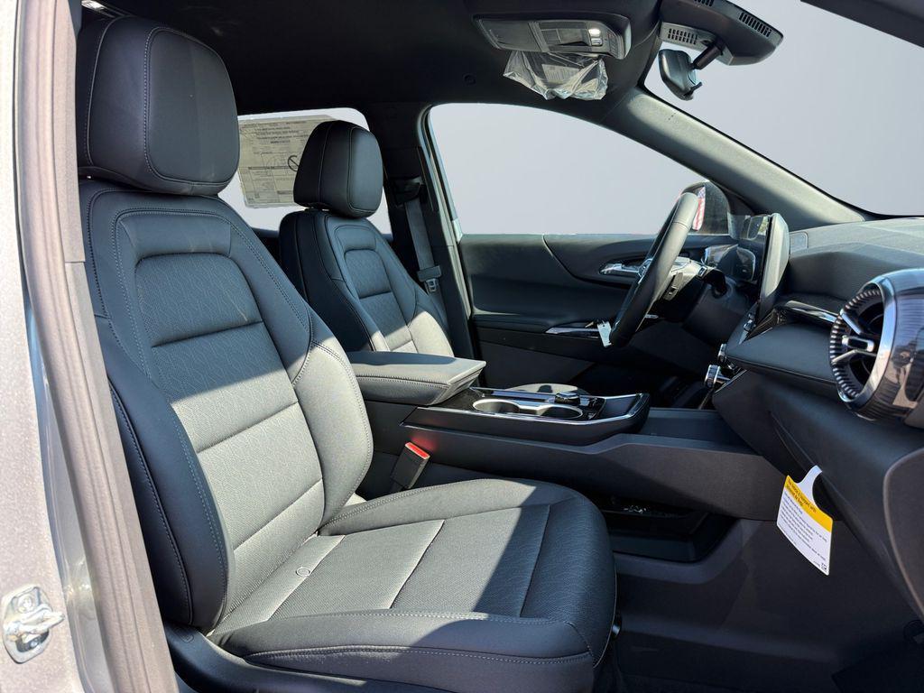 new 2026 Chevrolet Equinox car, priced at $28,382