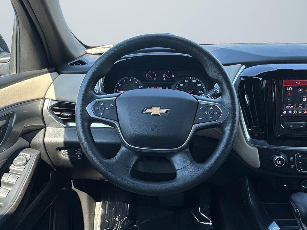 used 2022 Chevrolet Traverse car, priced at $22,800