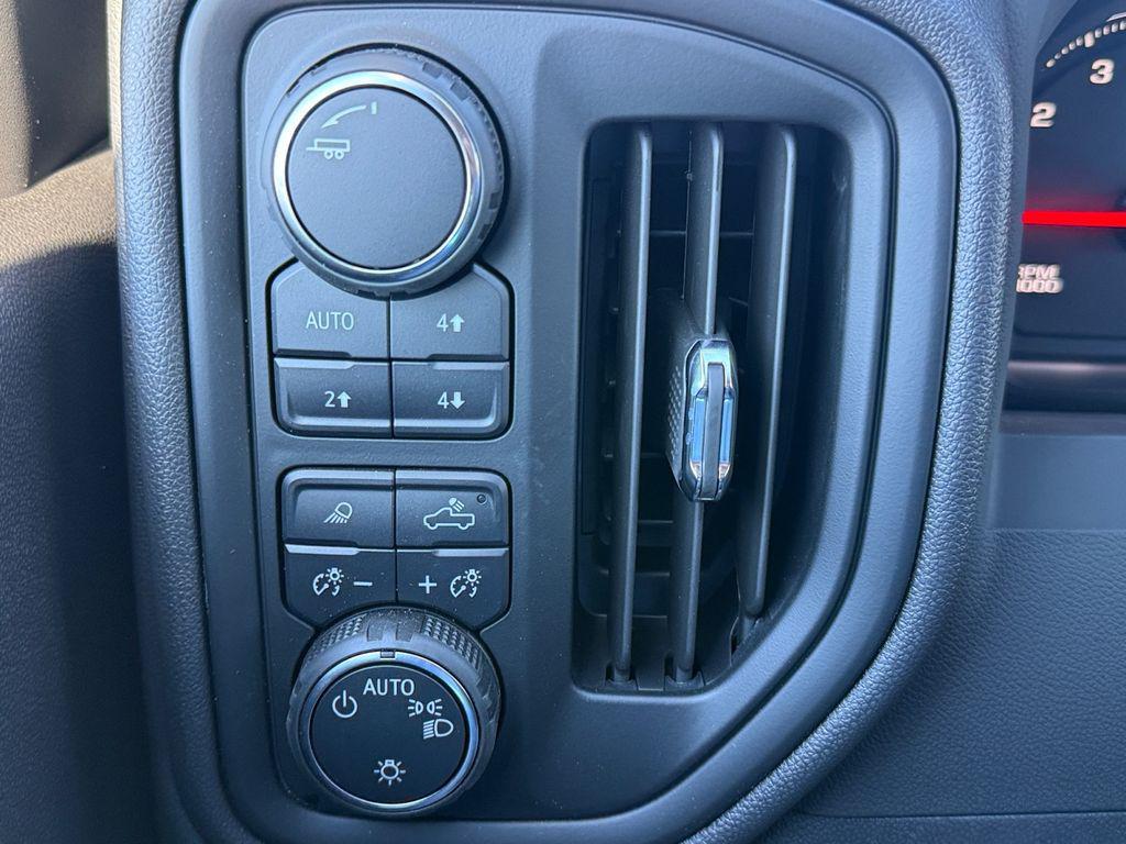 new 2024 Chevrolet Silverado 1500 car, priced at $52,500