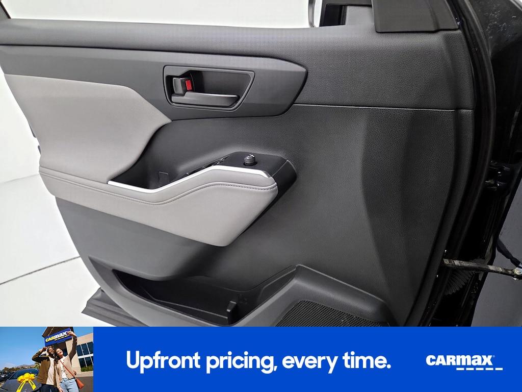 used 2023 Toyota Highlander Hybrid car, priced at $37,998