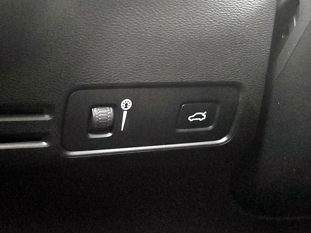 used 2022 Volvo XC40 car, priced at $23,998