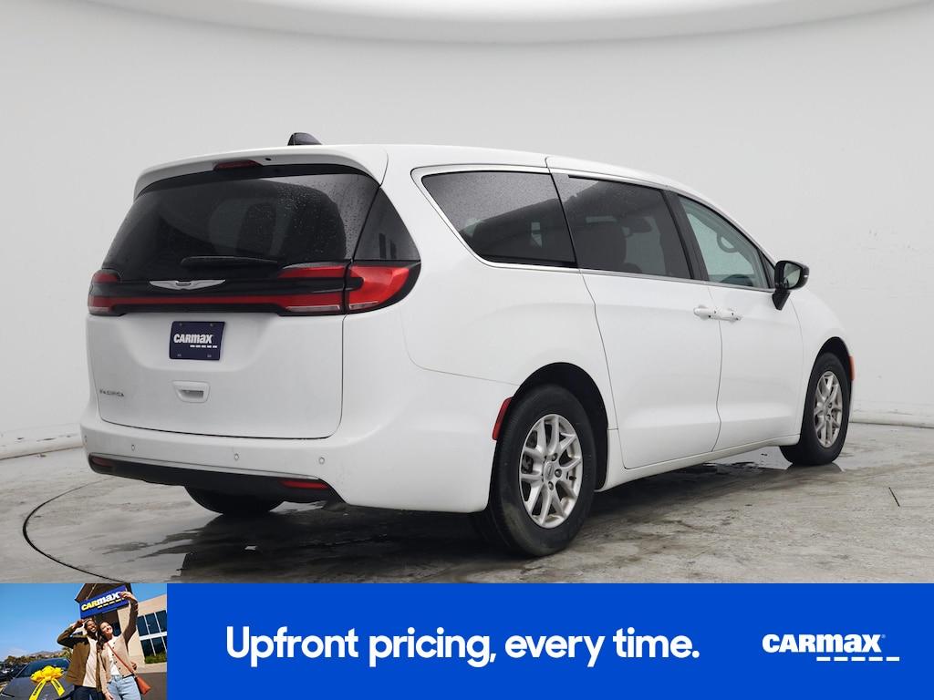 used 2024 Chrysler Pacifica car, priced at $26,998