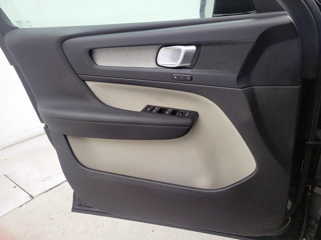 used 2023 Volvo XC40 car, priced at $26,998