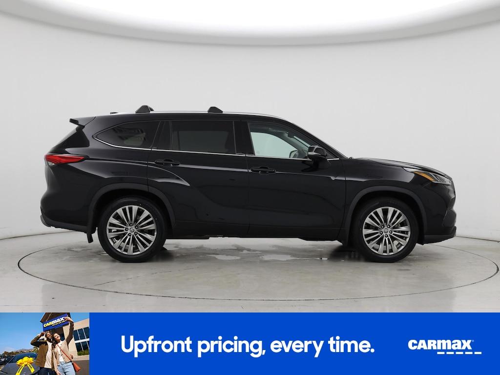 used 2021 Toyota Highlander car, priced at $33,998