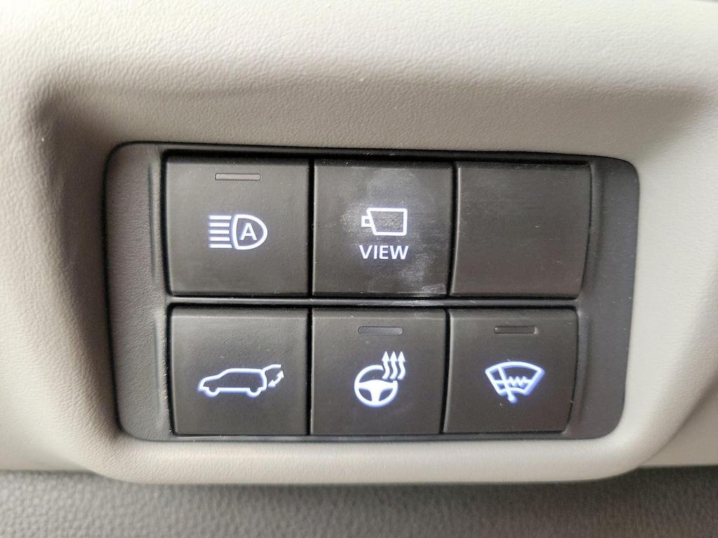 used 2021 Toyota Highlander car, priced at $33,998