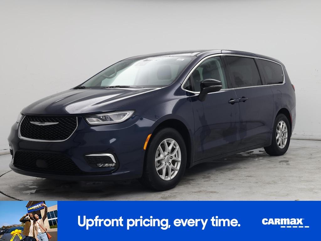 used 2024 Chrysler Pacifica car, priced at $29,998