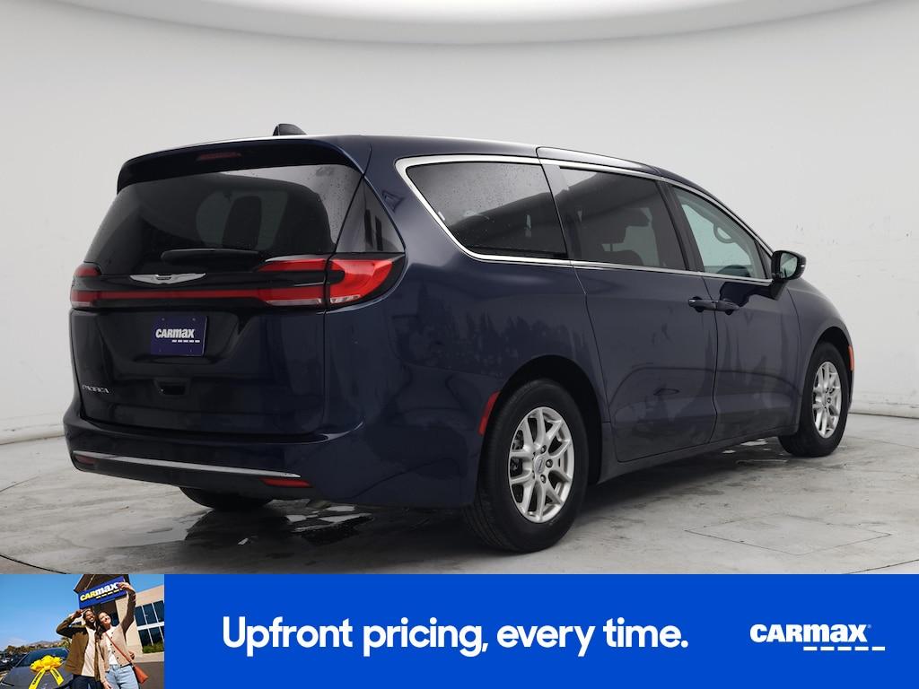 used 2024 Chrysler Pacifica car, priced at $29,998